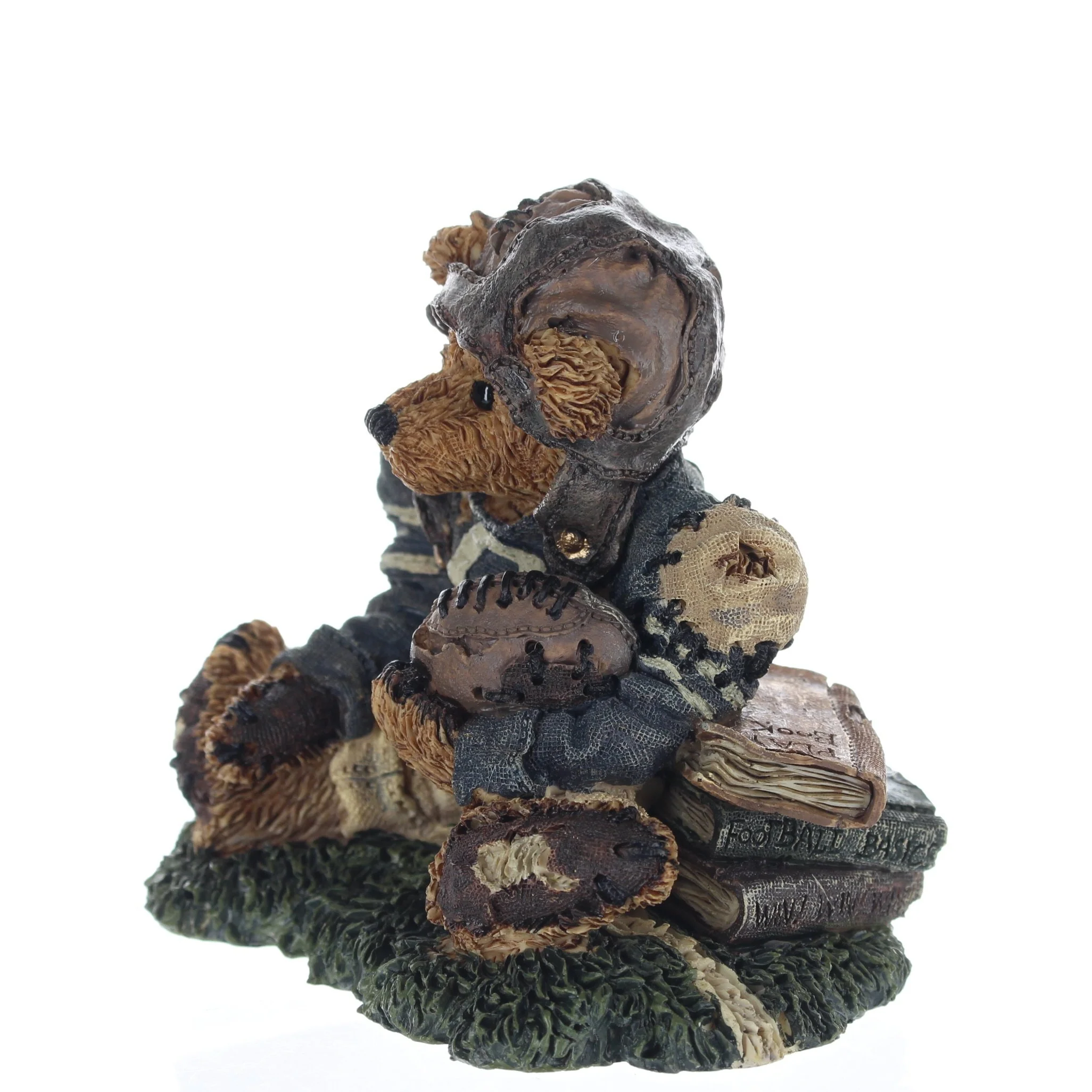 The Bearstone Collection Vintage 1994 Resin Figurine Knute & The Gridiron 2245 - Image 2