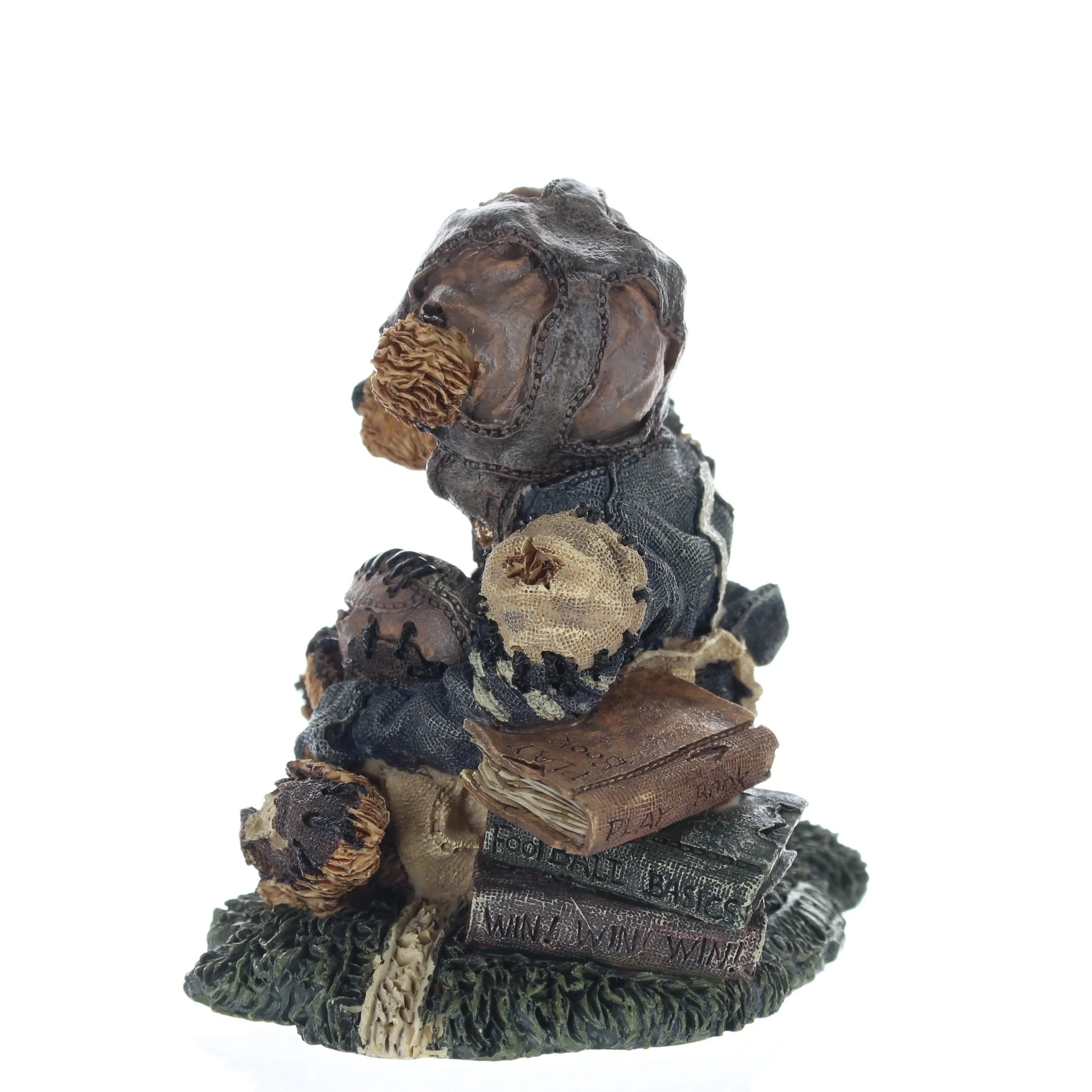 The Bearstone Collection Vintage 1994 Resin Figurine Knute & The Gridiron 2245 - Image 3