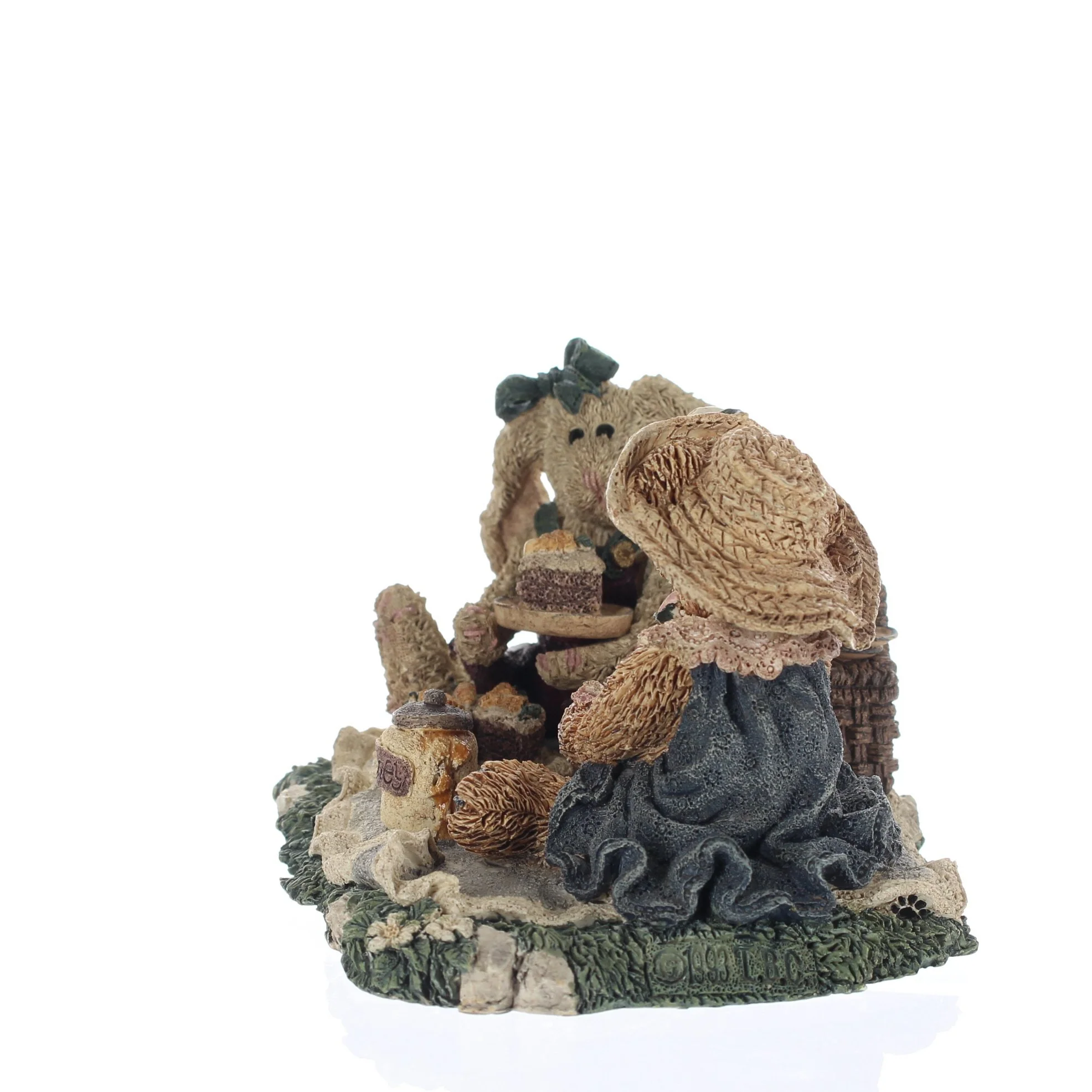 The Bearstone Collection Vintage 1993 Resin Figurine Picnic Bear 2018 - Image 3
