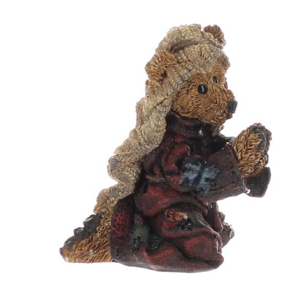 The Bearstone Collection Vintage  Resin Figurine Theresaâ€¦As Mary 2402 - Image 8
