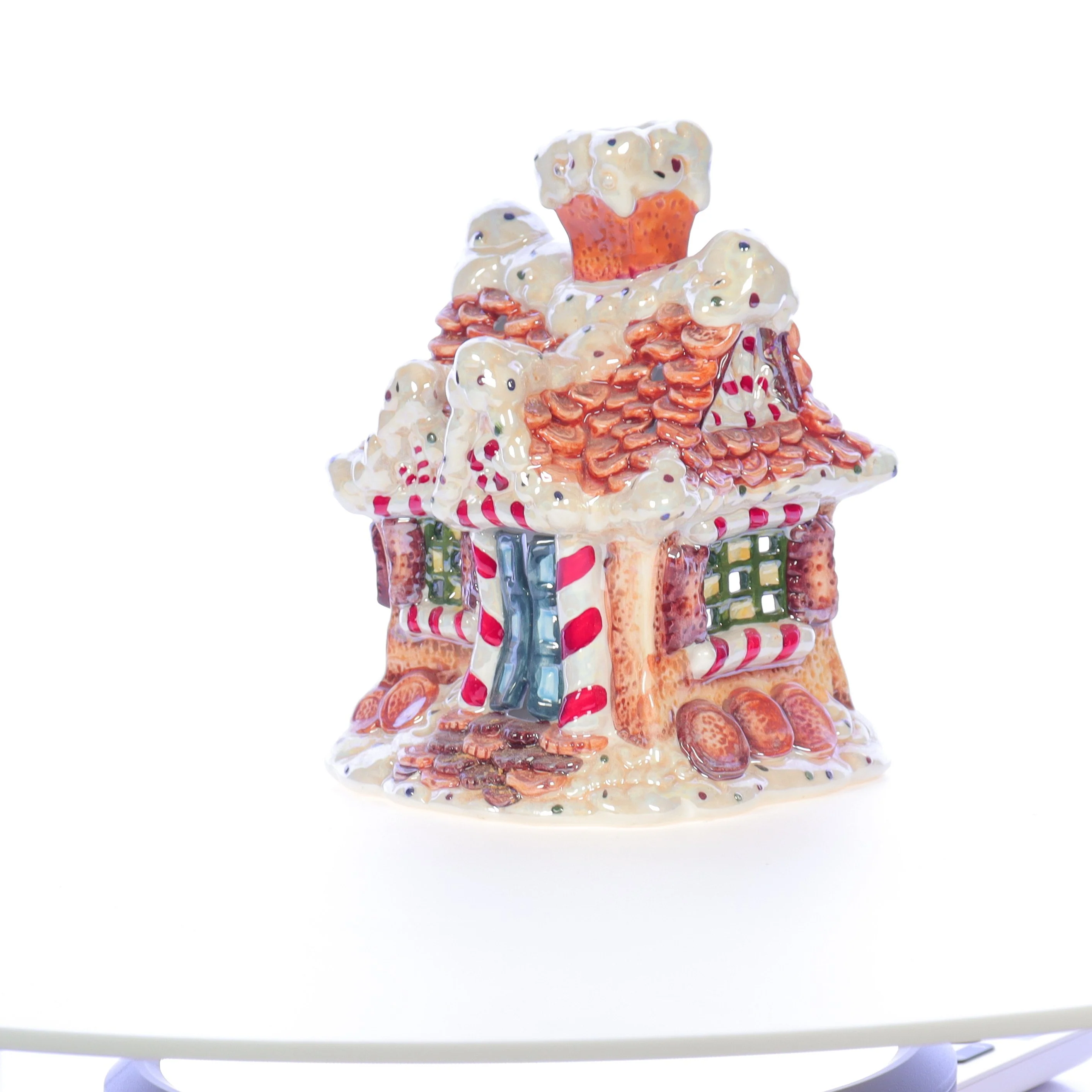 The Bearstone Collection Vintage 2002 Resin Figurine Glossie's Sweet Treat Cottage - Image 2
