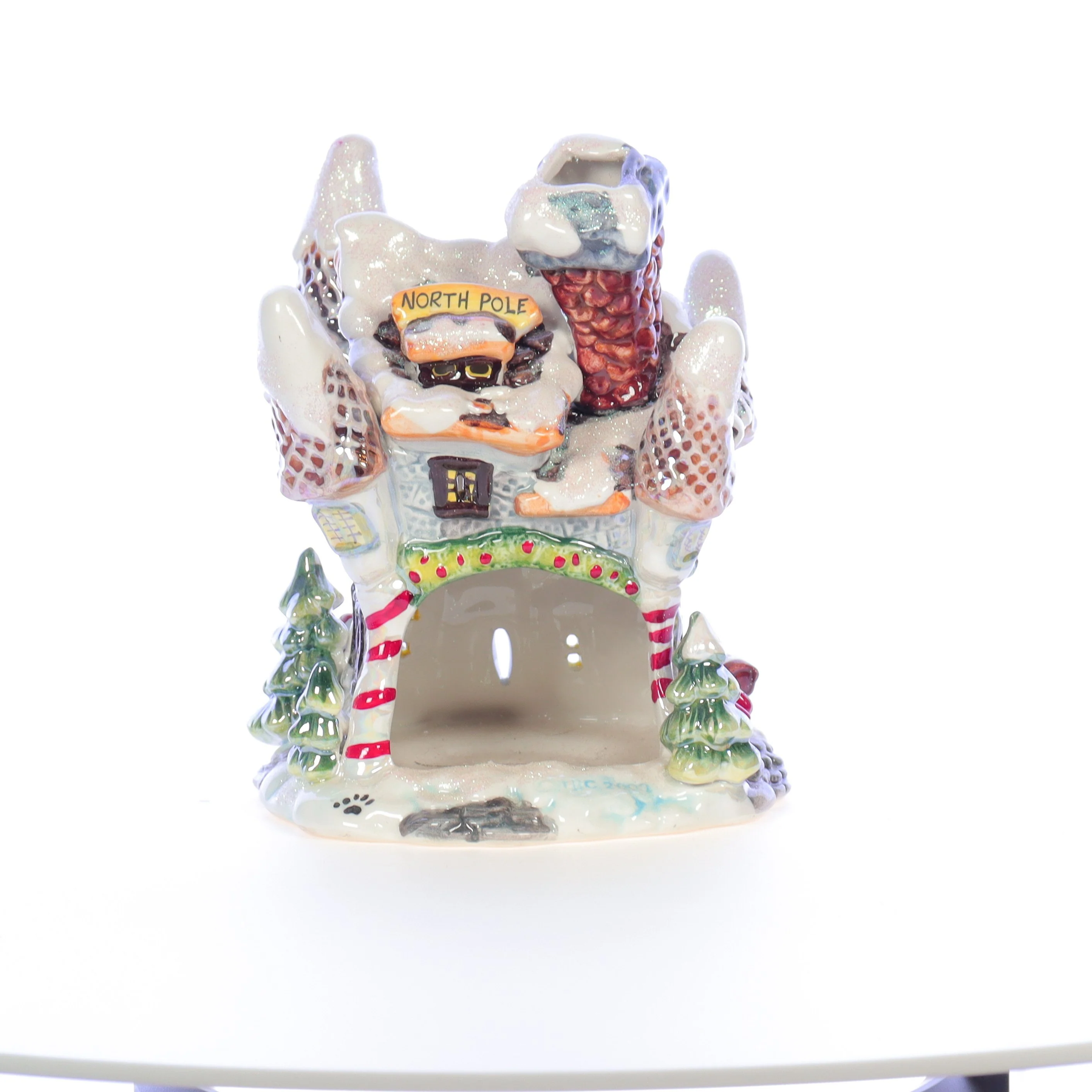 The Bearstone Collection Vintage 2002 Resin Figurine Kringle's Frosty Retreat - Image 5