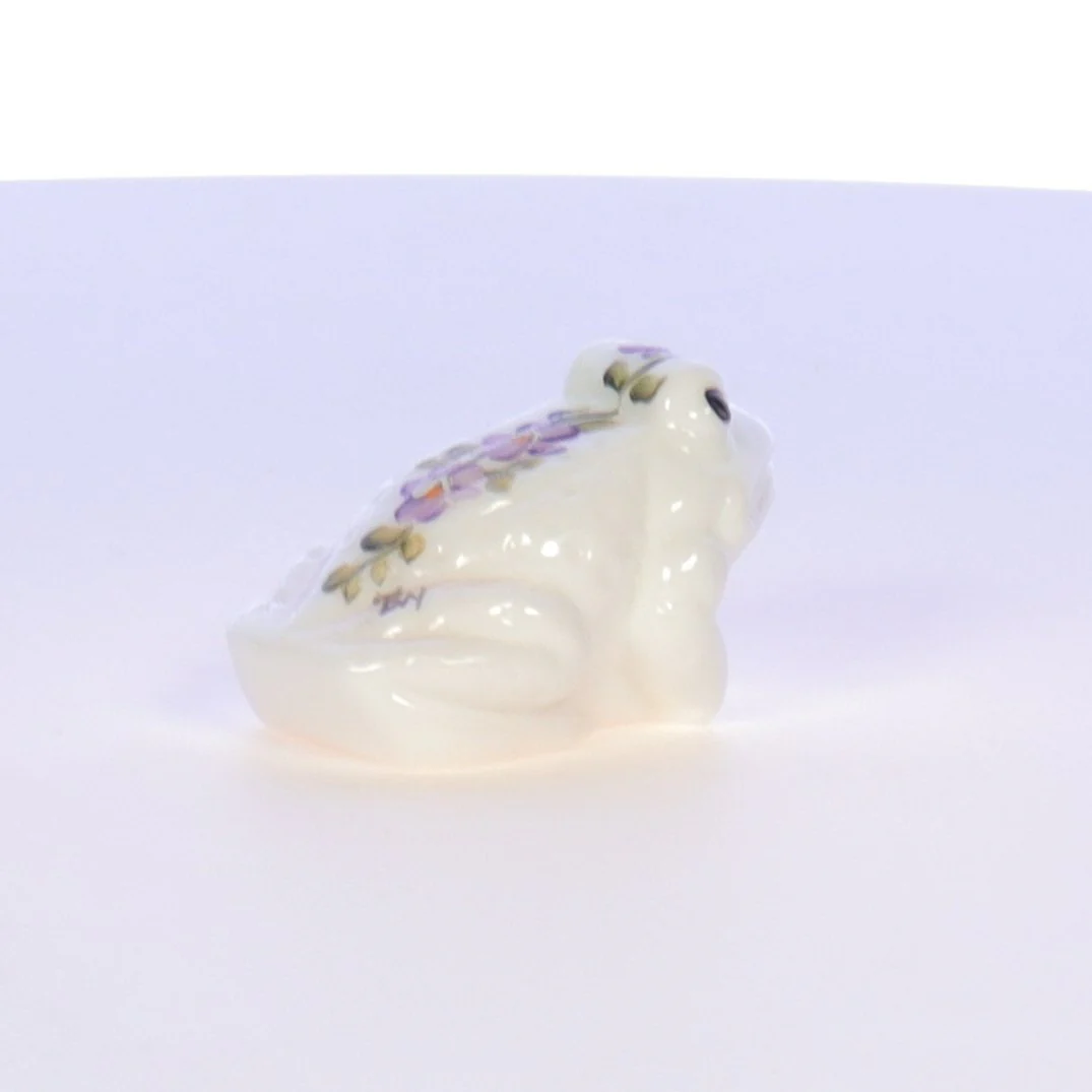 Boyd Crystal Art Glass Vintage Hand Painted Jeremy the Frog Figurine Milkwhite - Image 4