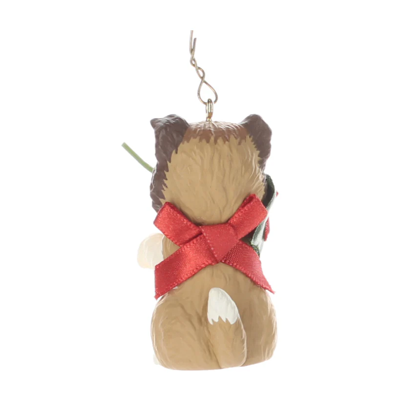 Hallmark Vintage 2001 Resin Figurine 2001-Puppy Love QX5982 - Image 4