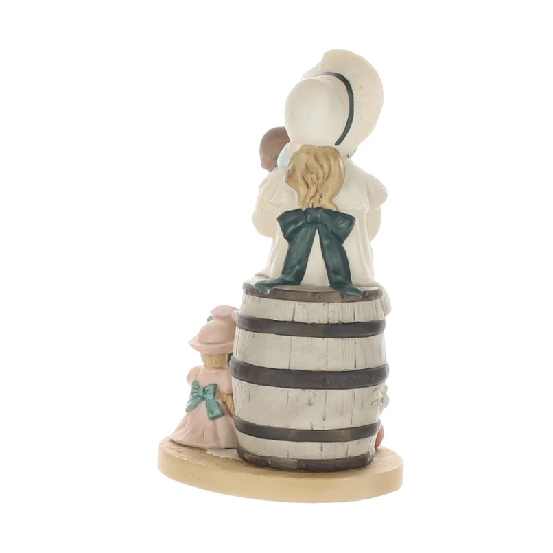 Jan Hagara Vintage  Porcelain Figurine Sharice S20603 - Image 6
