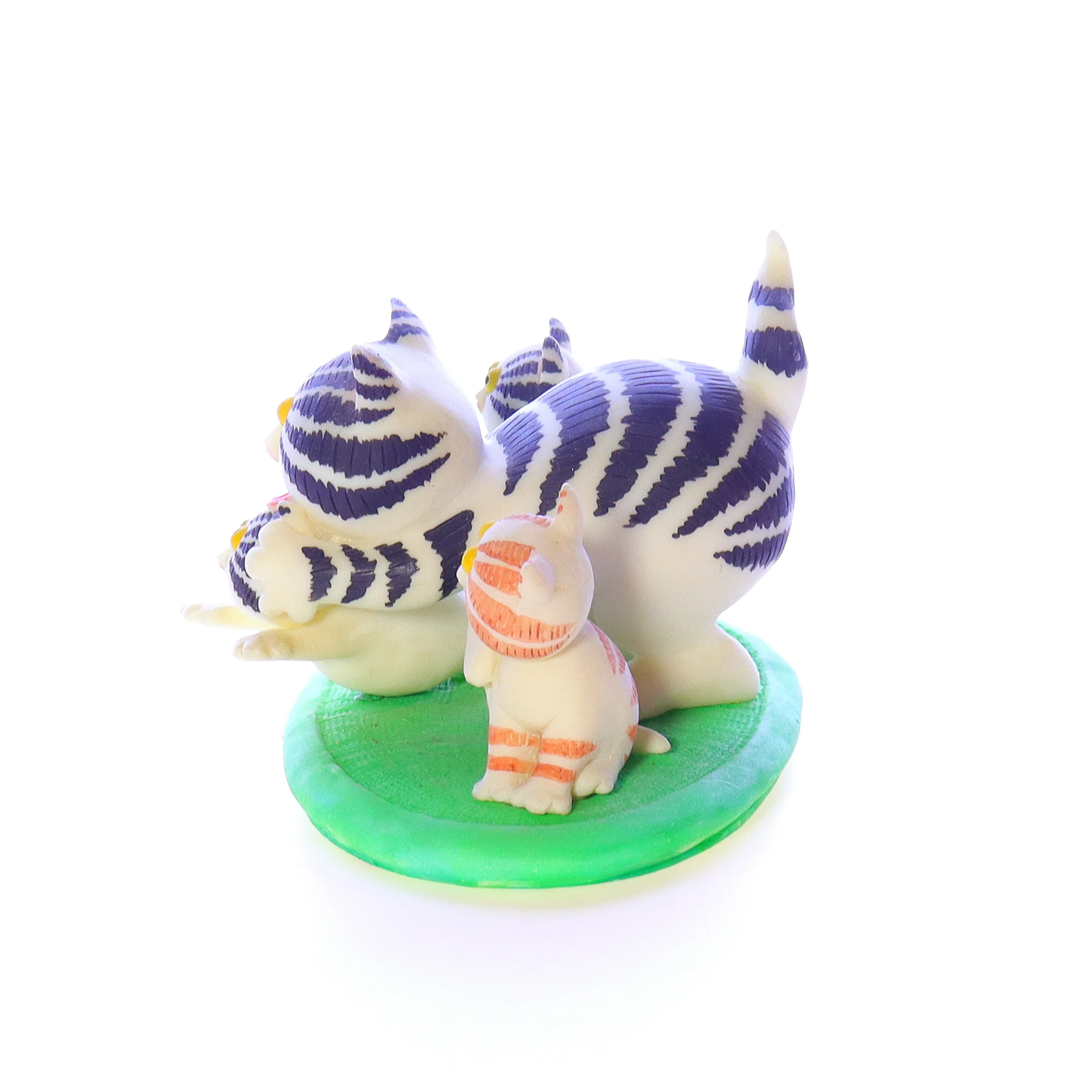 The Danbury Mint Vintage Resin Cat Figurine Bath Time 4.5" - Image 3